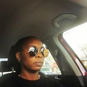 Meet your Posher, Pam